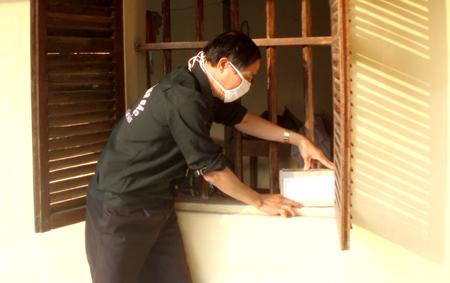 mach-ban-quy-trinh-tu-diet-moi-bang-thuoc-tai-nha-2.jpg